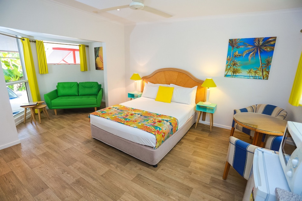 PORT DOUGLAS MOTEL 11/73