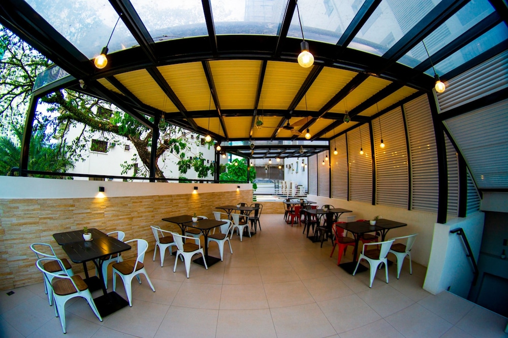 Zerenity Hotel Suites 25/28