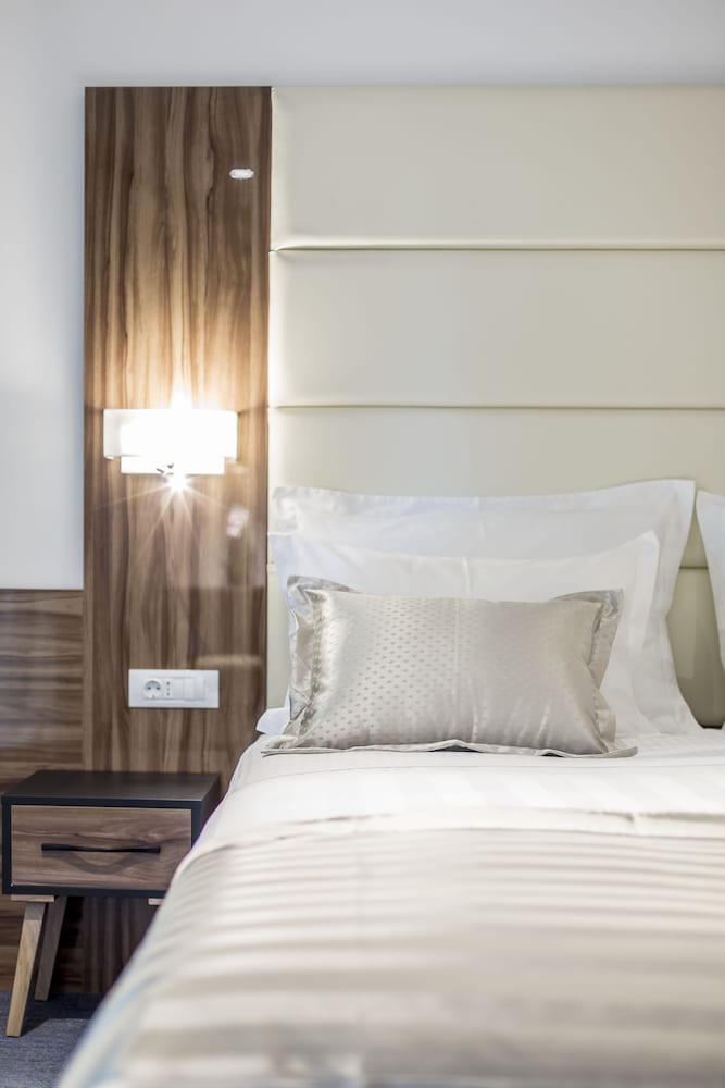 Hotel Eden 24/70