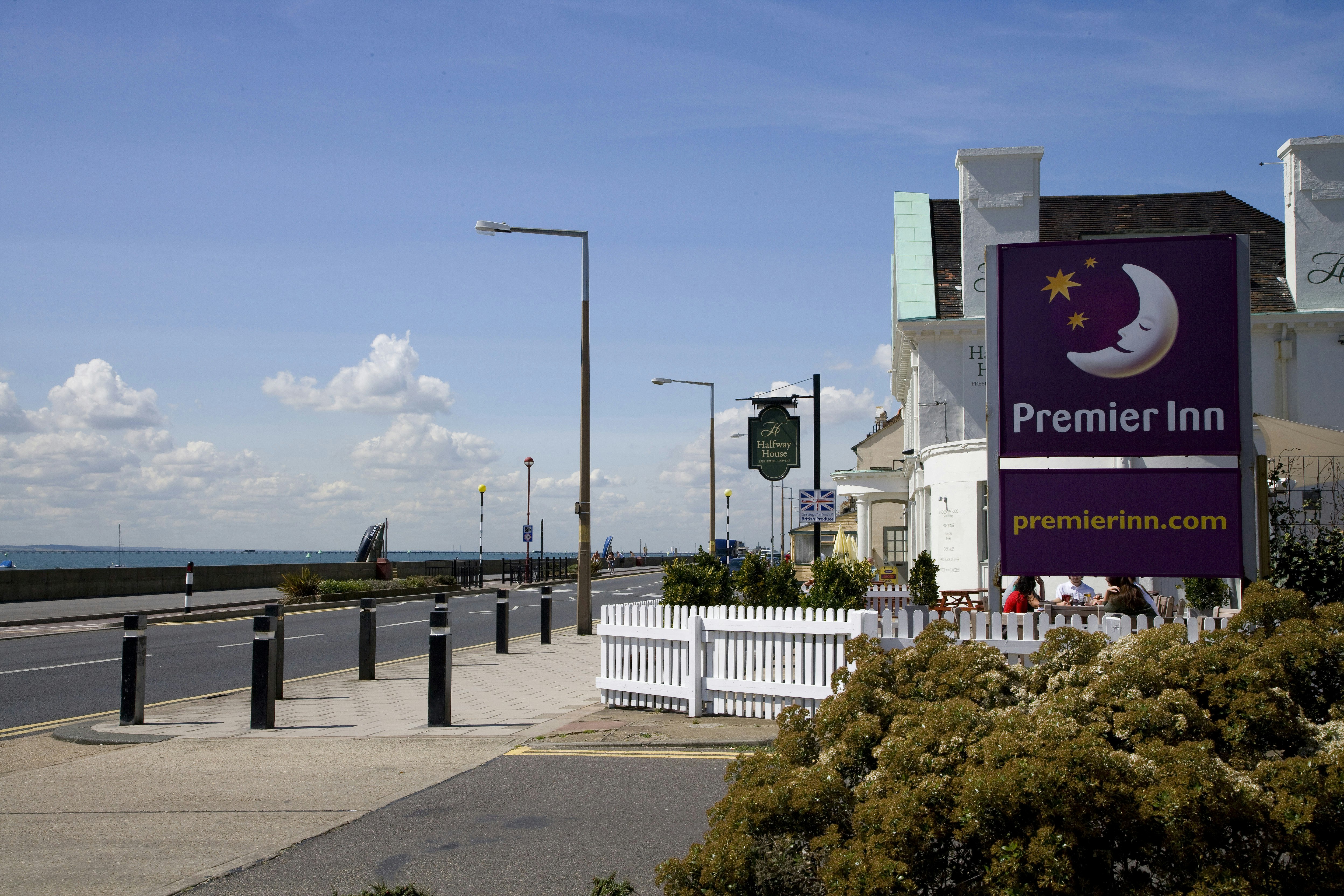 Premier Inn Southend-On-Sea (Thorpe Bay) 21/23
