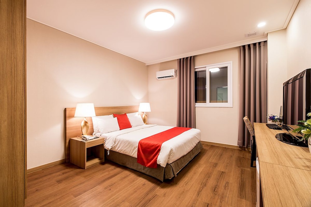 Korea Tourist Hotel 11/61