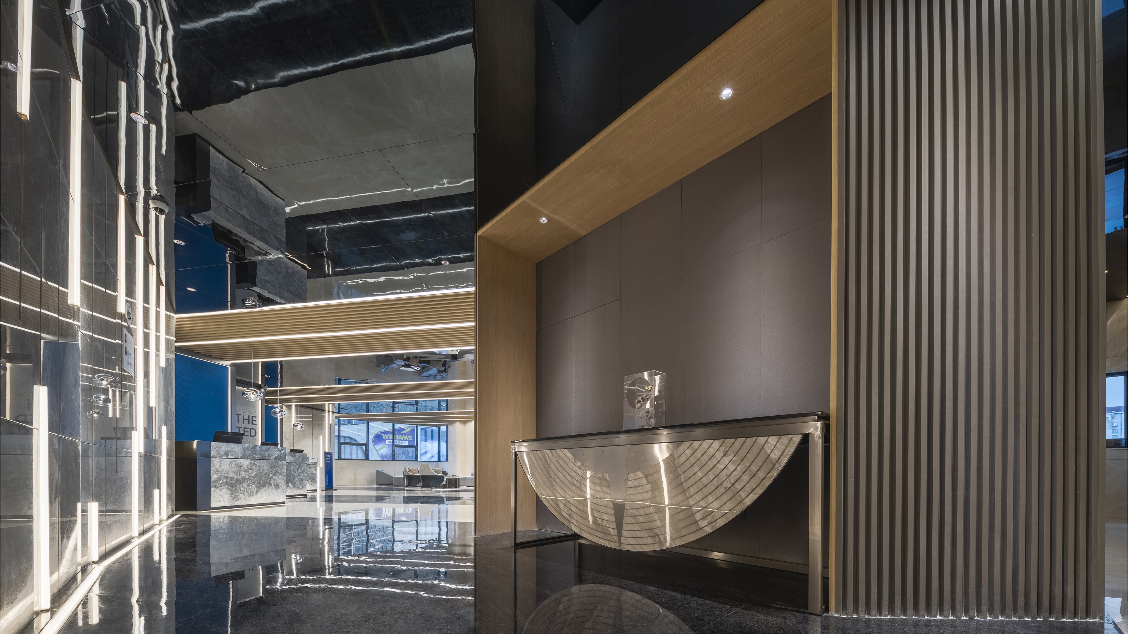 HOLIDAY INN EXPRESS SHANGHAI QINGPU 18/19