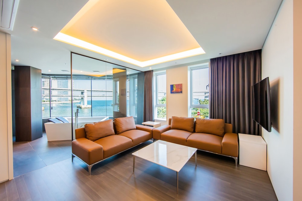 AG405 Hotel 34/50