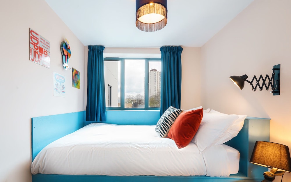 The Camden Town Hotel 3/46