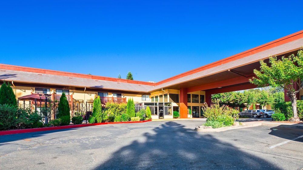 Best Western Plus Placerville Inn 5/49