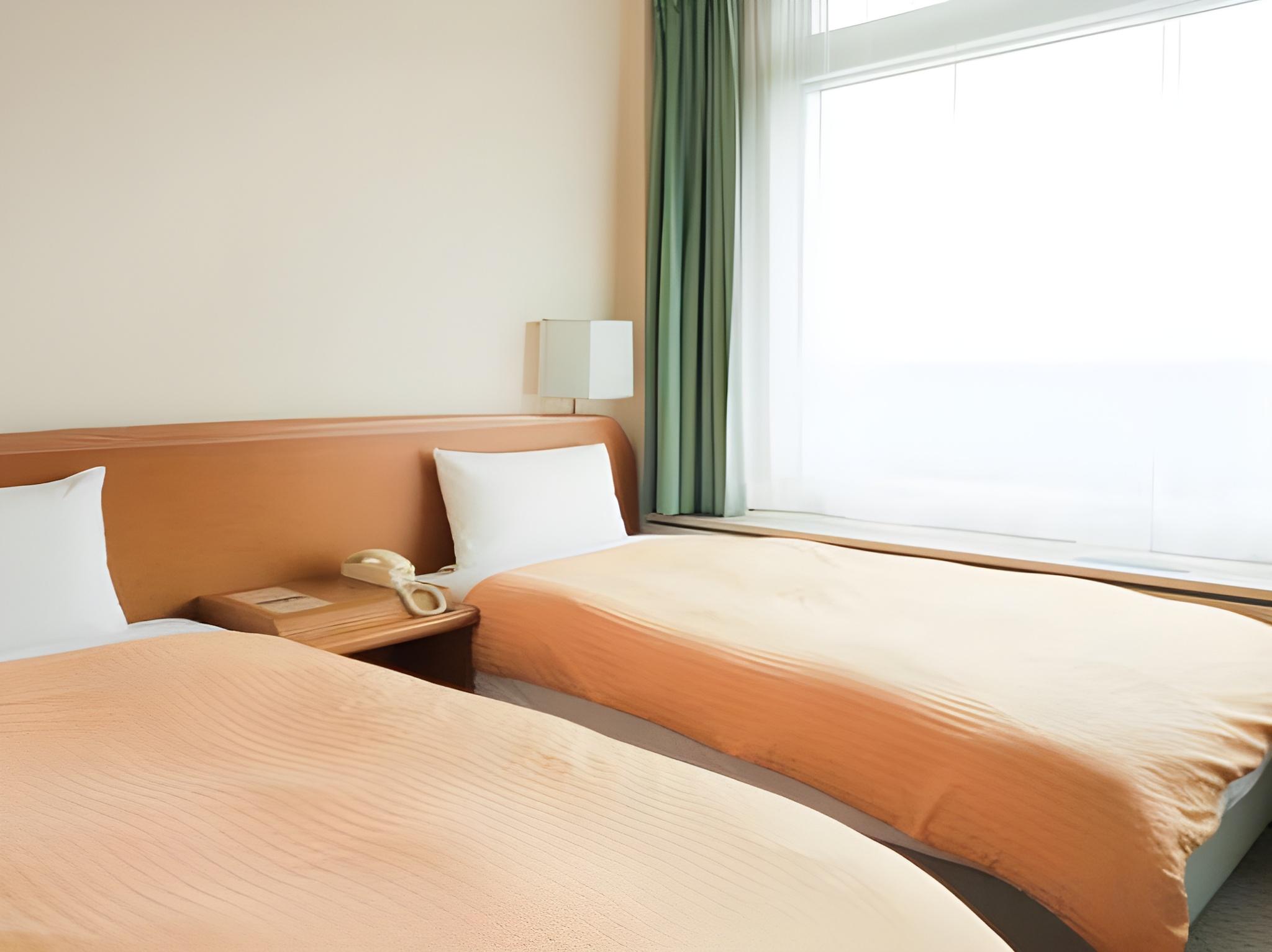 Smart, Twin Beds