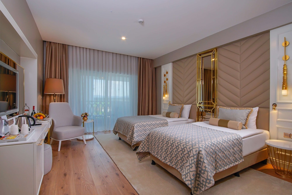 Limak Cyprus Deluxe Hotel 15/50