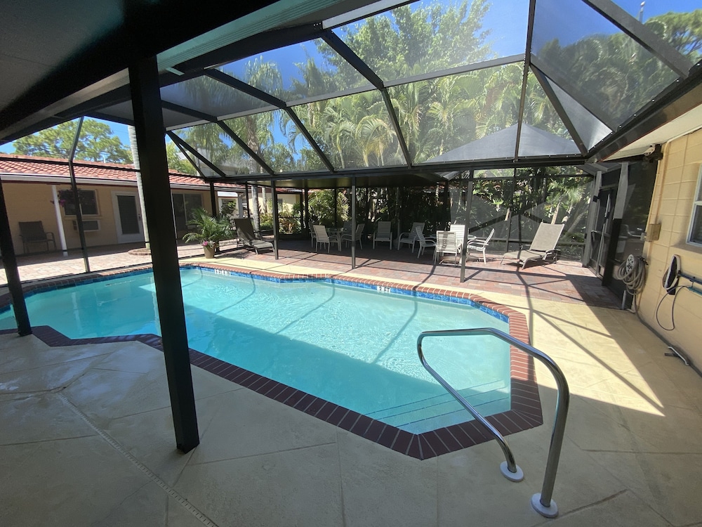 Tropical Villas of Venice Beach 31/71