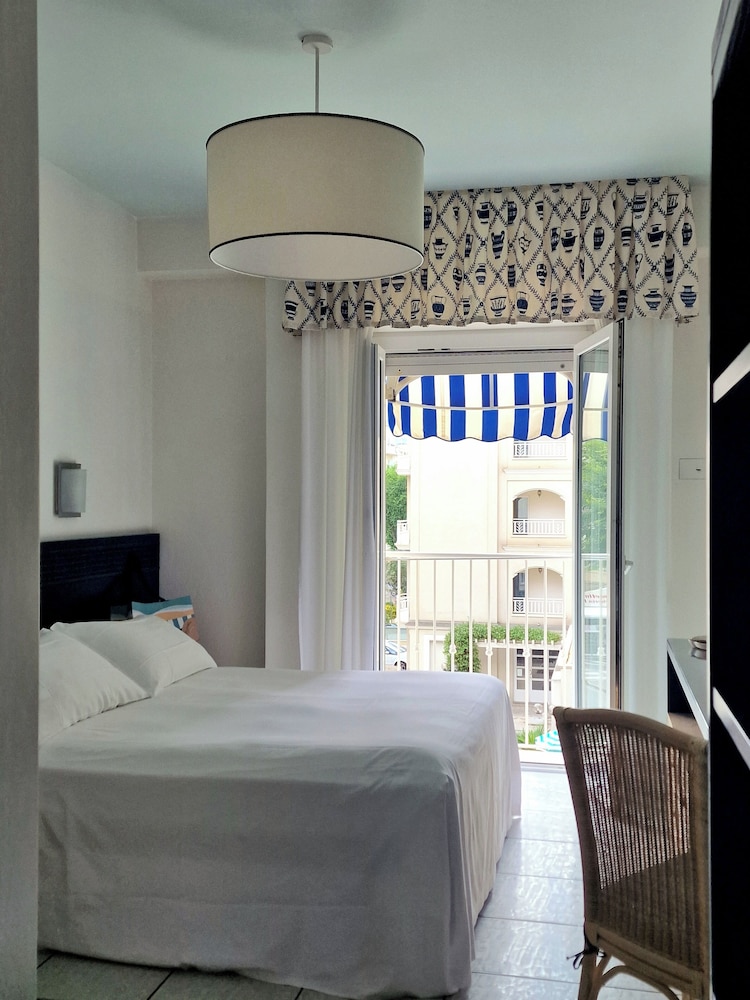 ECONOMY, DOUBLE BED