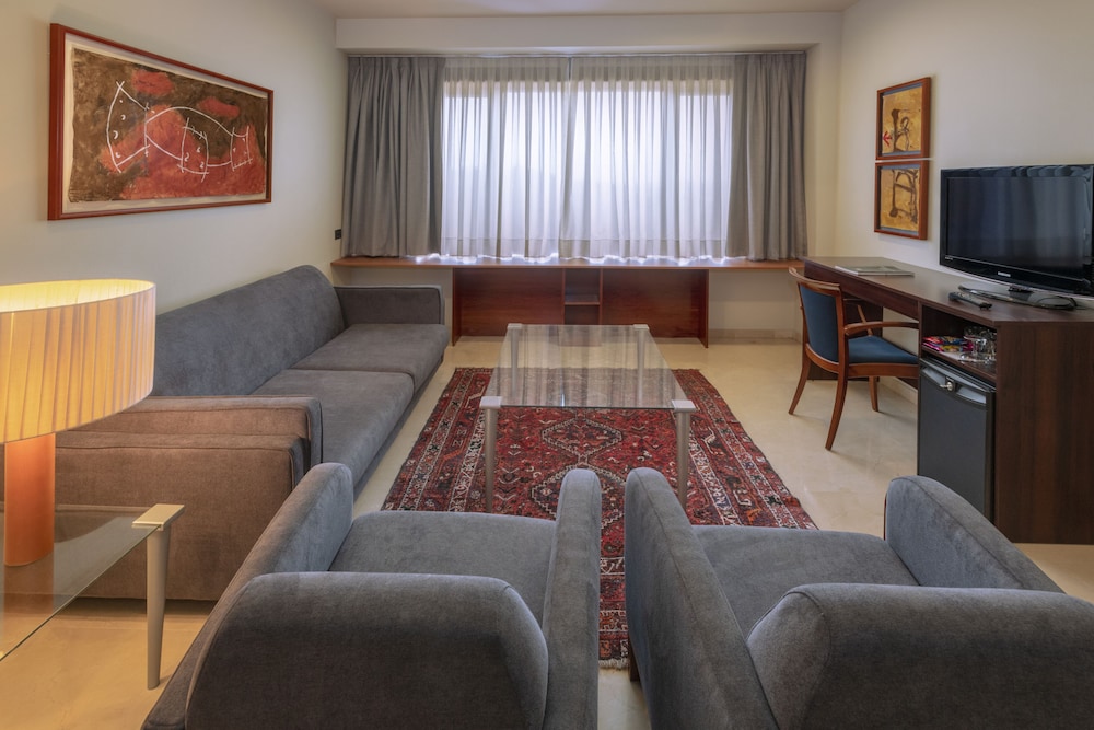 Gran Hotel Rey Don Jaime 46/70