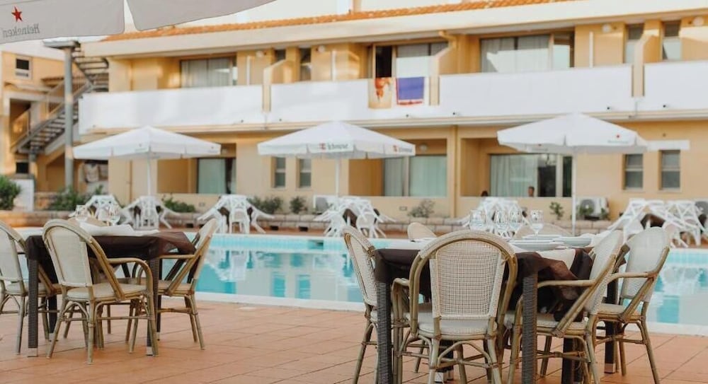 Club Malaspina Hotel and Resort 36/54