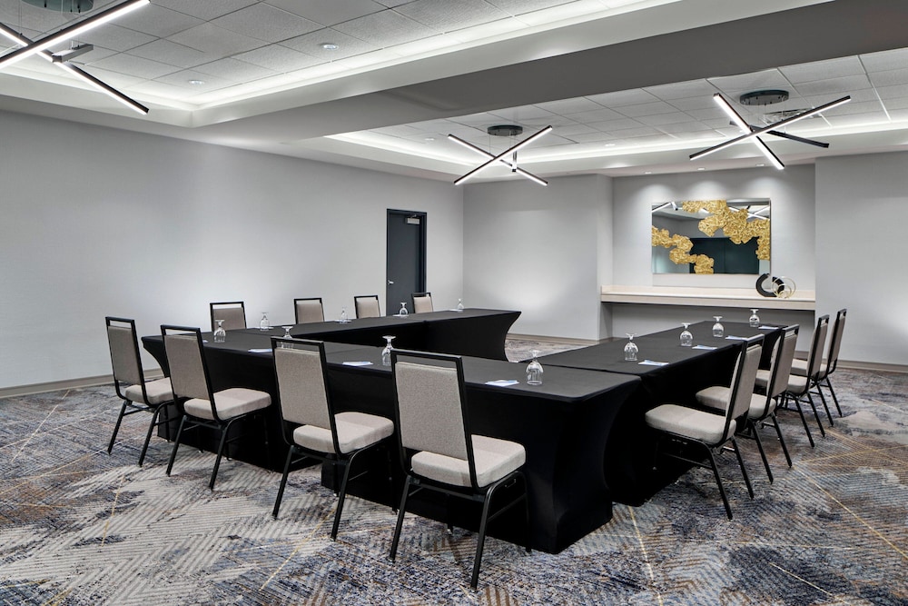 Delta Hotels by Marriott Toledo 35/50