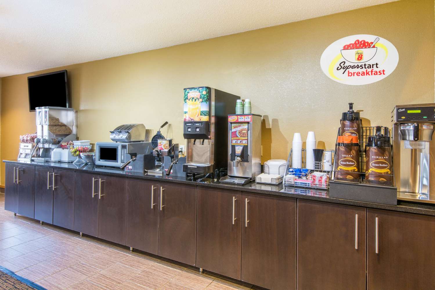 Super 8 By Wyndham Medina 4/15