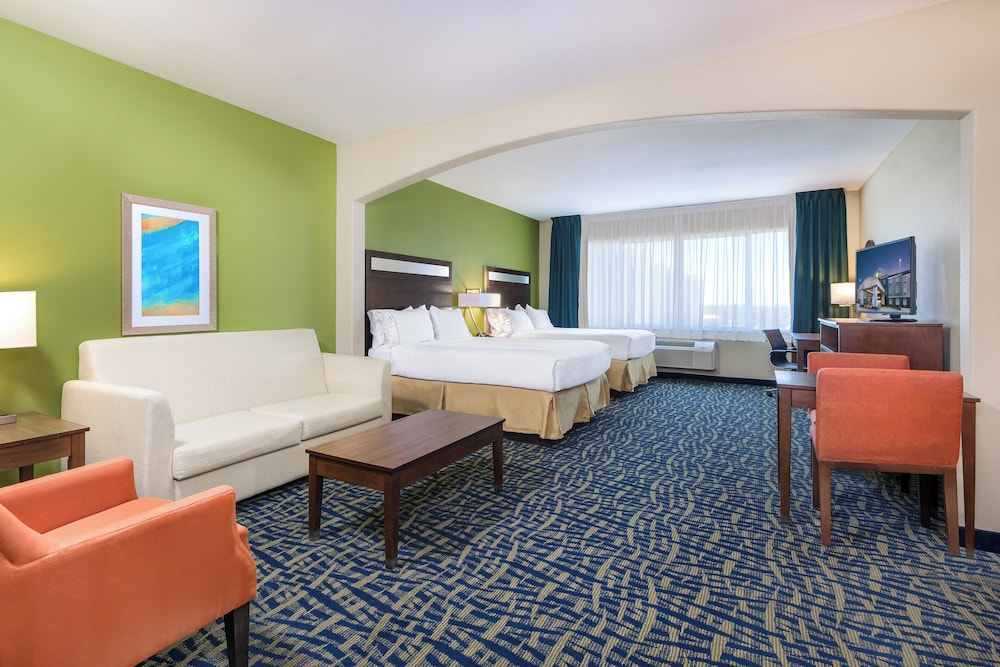 جناح بسريرين كوين مع أريكة، Holiday Inn Express Hotel And Suites Monahans I 20 3/4