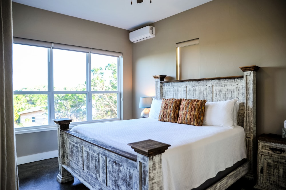 Hill Country Casitas 30/73
