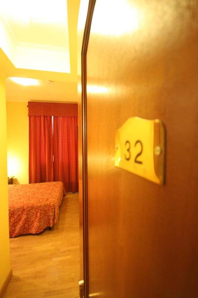 Hotel Cherubini 20/23