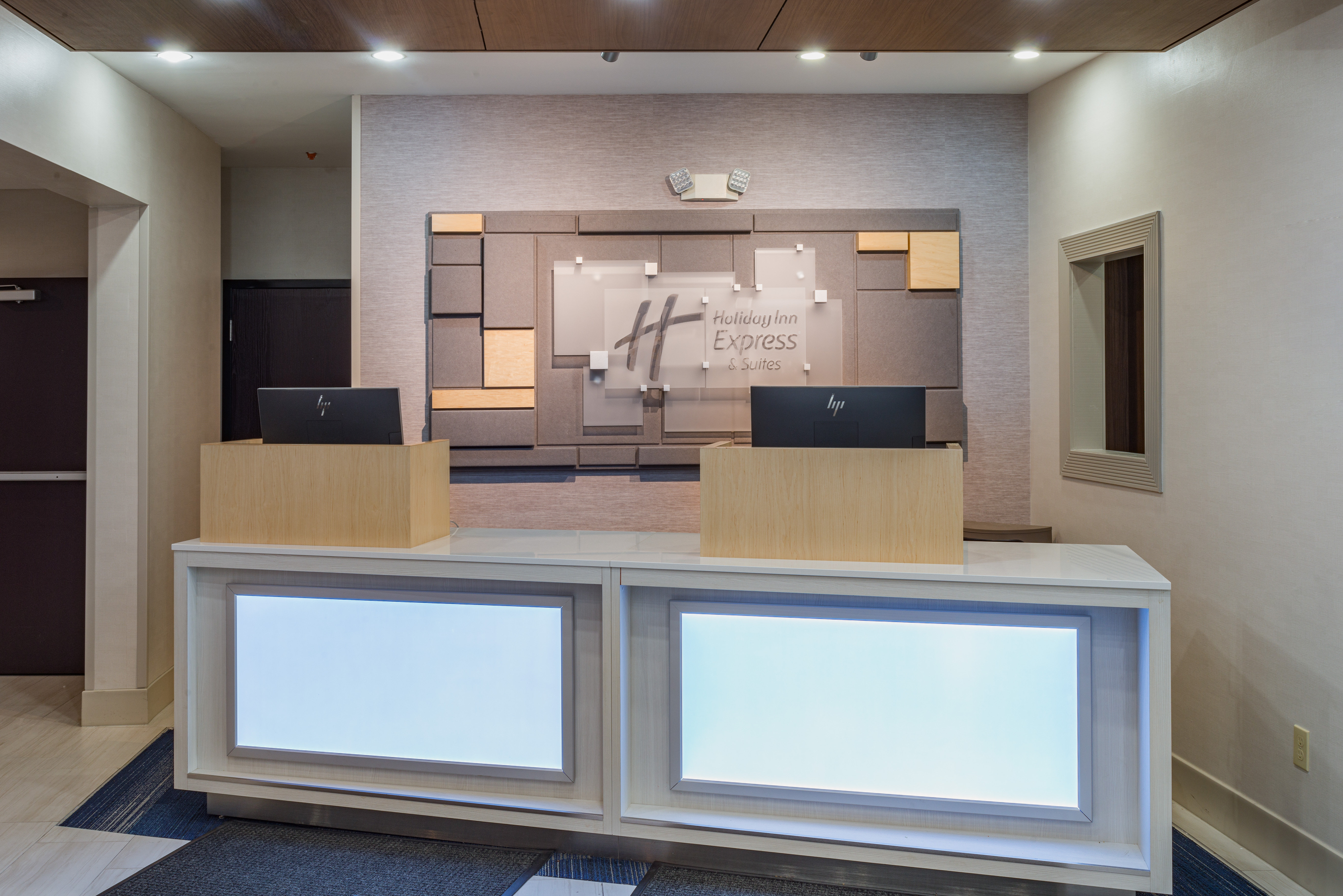 Holiday Inn Express Hotel And Suites Swansea 6/50