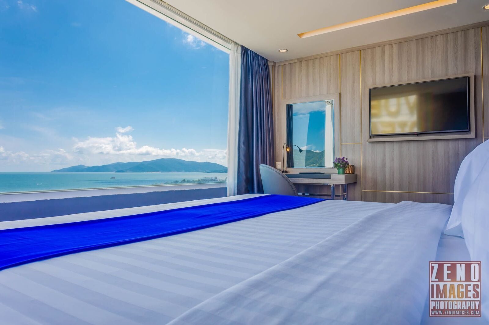 suite, sea view