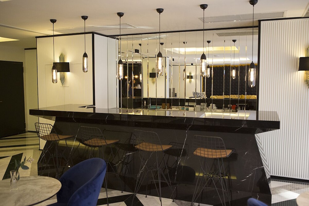 Emen S Hotel 34/48