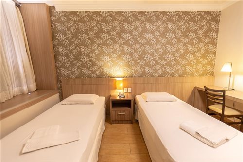 Master, Twin Beds