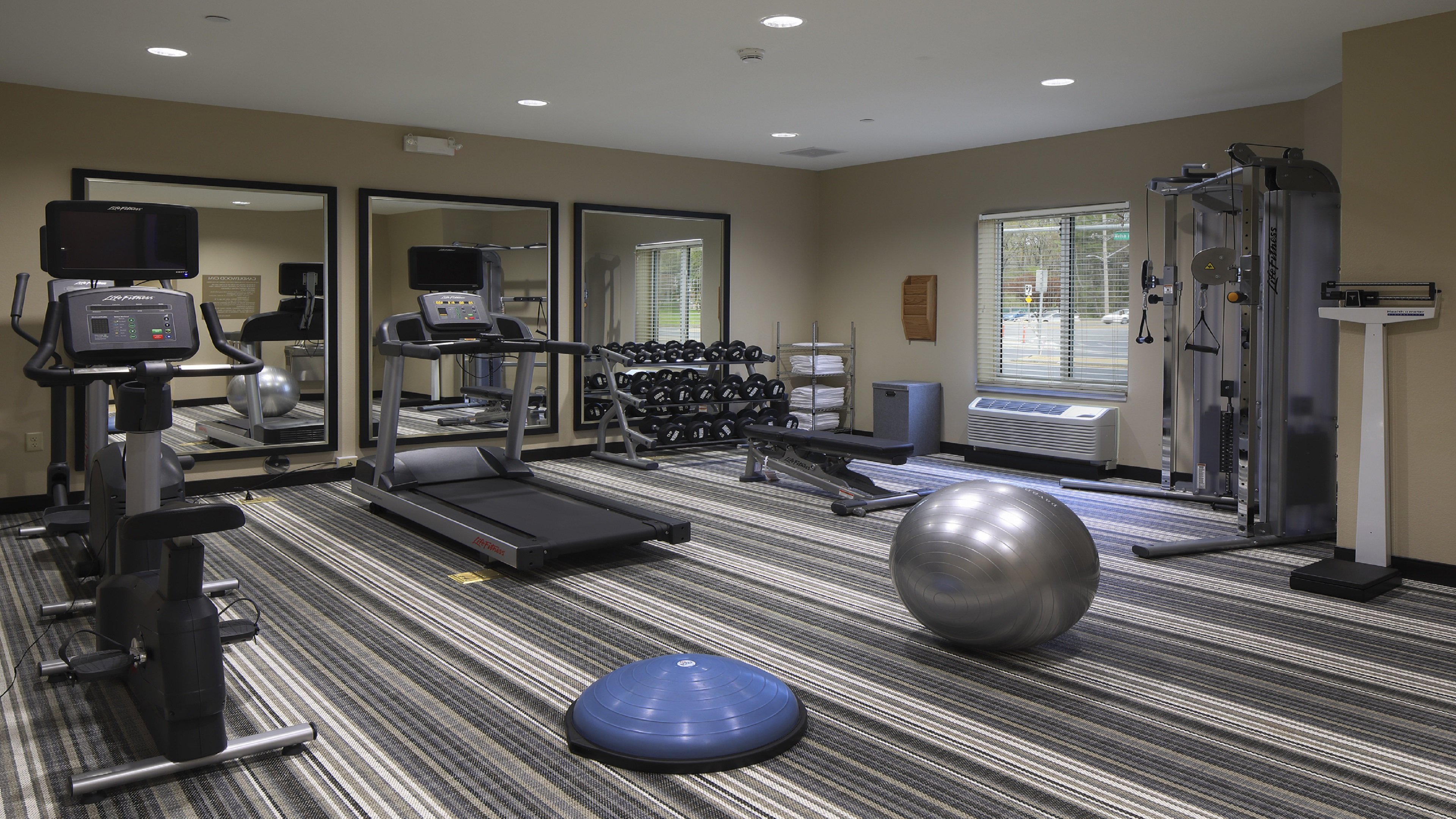 Candlewood Suites Newark South University Area 13/28