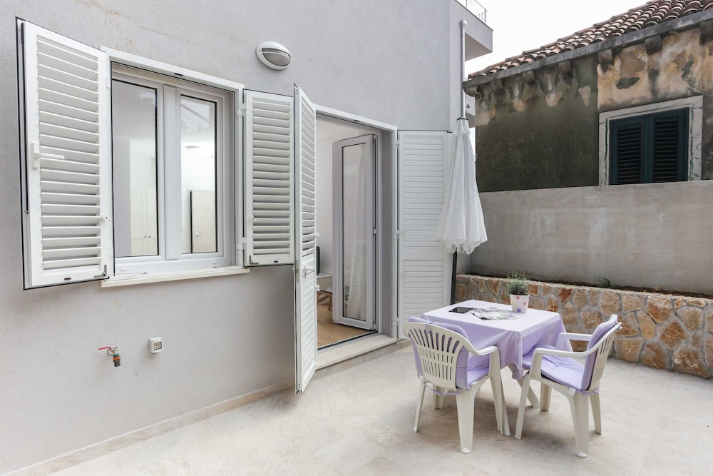 Apartments Villa Karmen 25/50