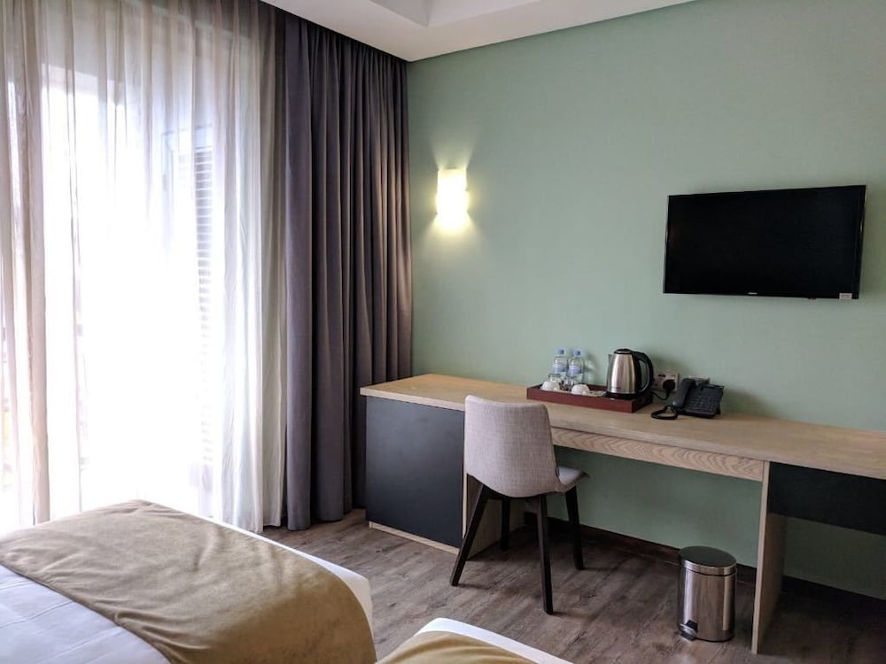 Mantis Epic Hotel And Suites 31/63