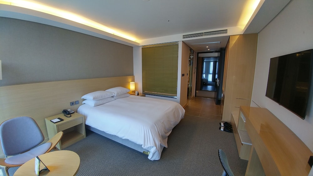 Hotel Regent Marine The Blue 11/69