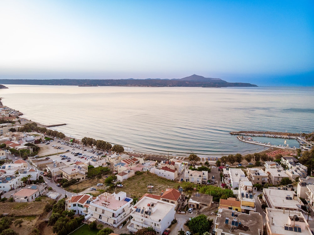 Sun Rise Suites Hotel 32/33