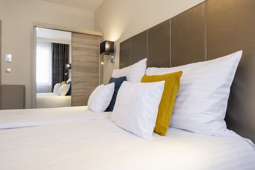 Silver Crown Hotel & Residence 21/50