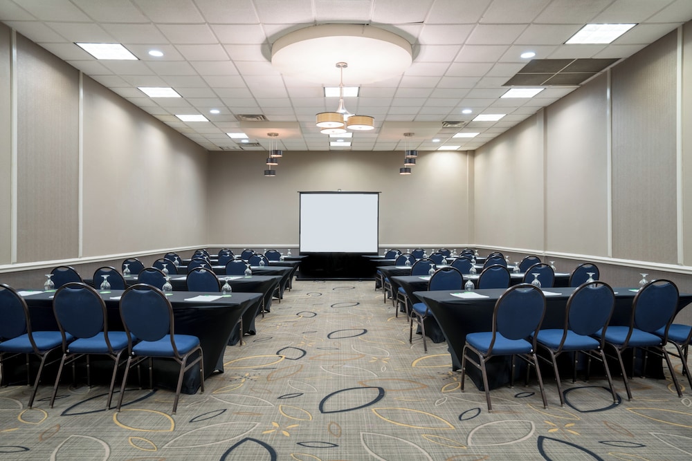 Holiday Inn Morgantown Reading Area 56/68