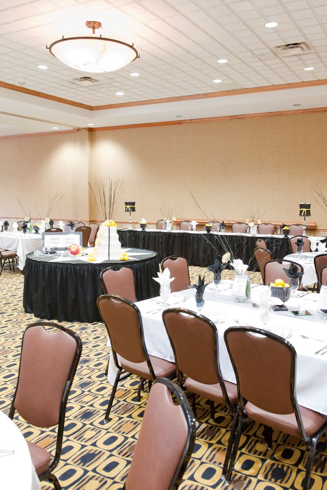 Hampton Inn & Suites Columbia at the University of Missouri 45/50