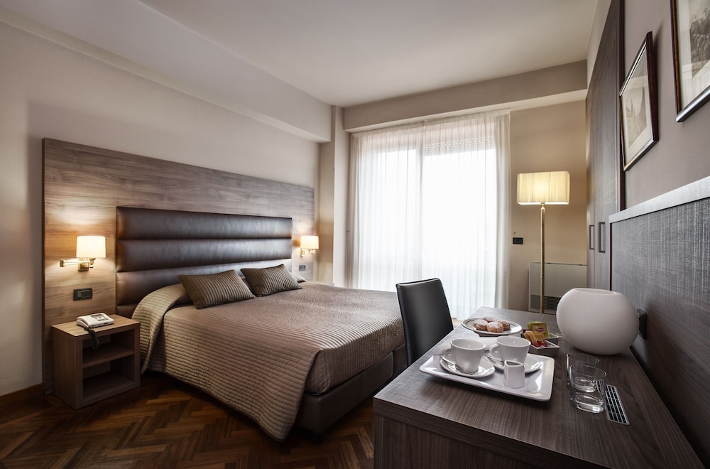 Superior, 1 Queen and 1 Single Bed, Balcony