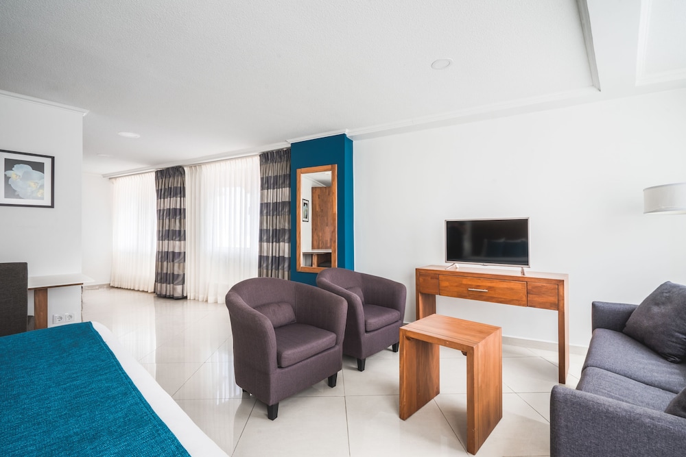 City Suites Curacao 50/70