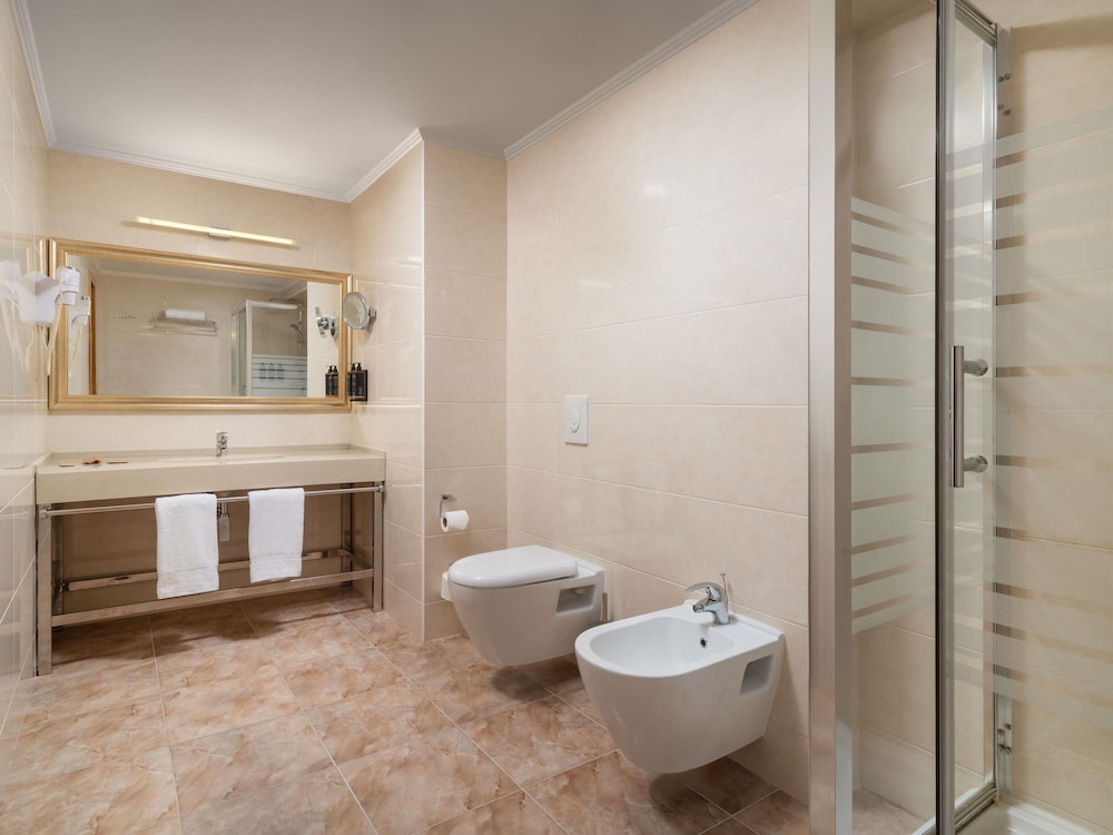 Mercure Chisinau Center Jazz Hotel 58/58