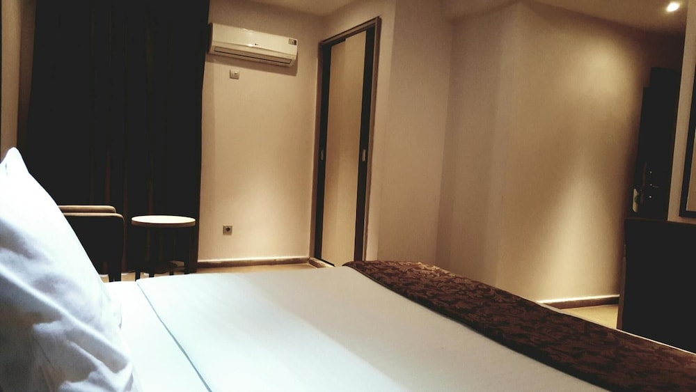 Grand Hotel Central 8/32
