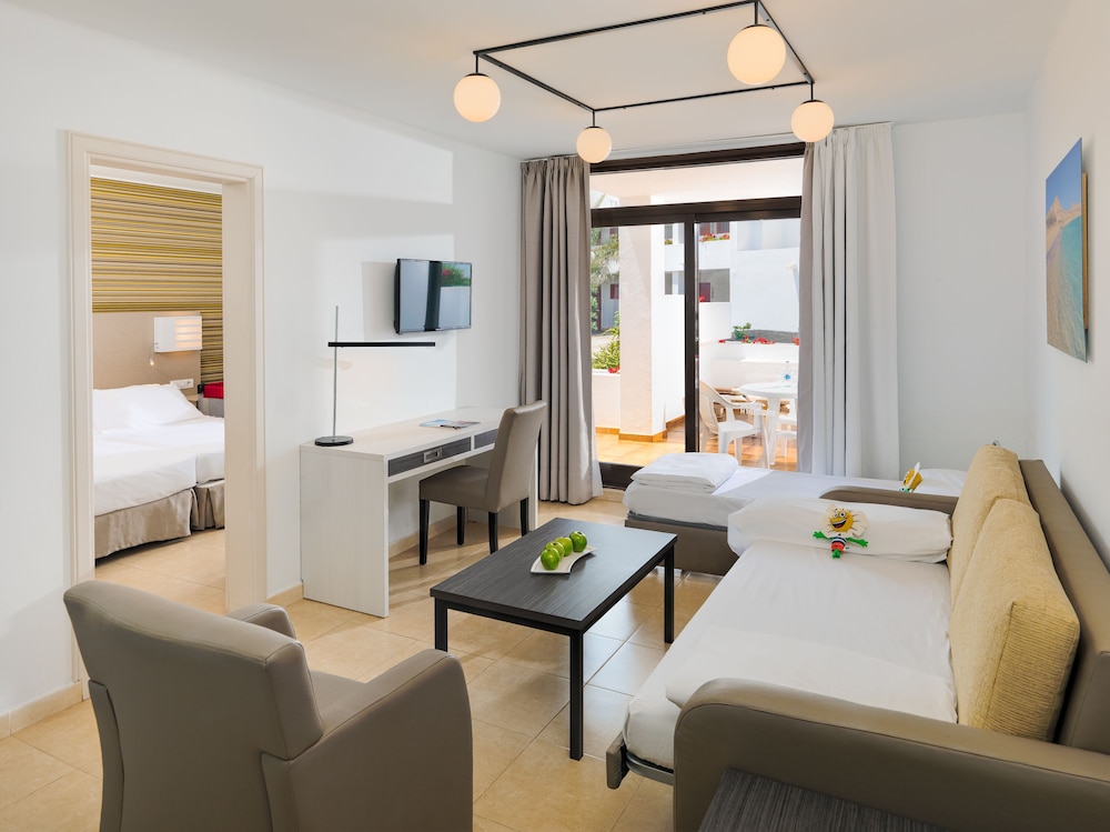 H10 Suites Lanzarote Gardens 47/73