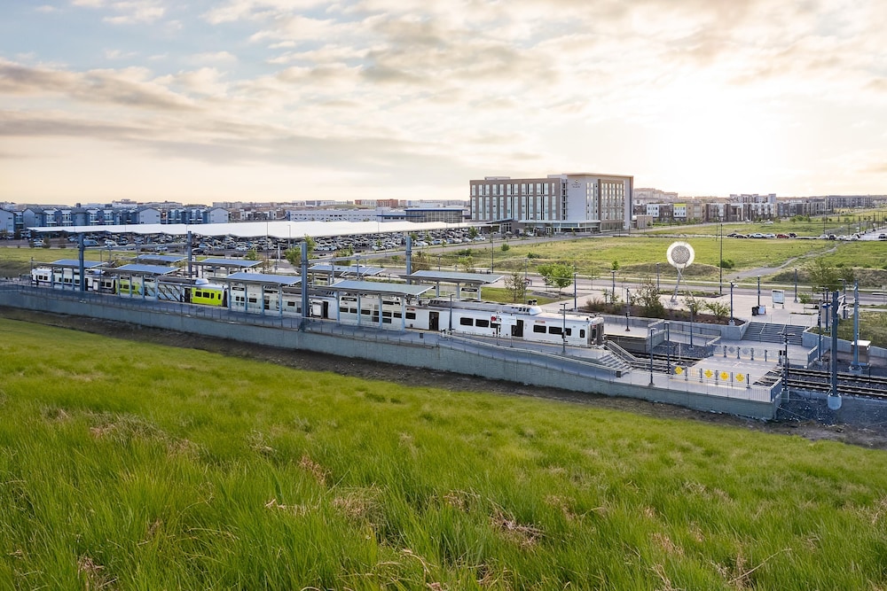Hyatt Place Pena Station/Denver Airport 56/57