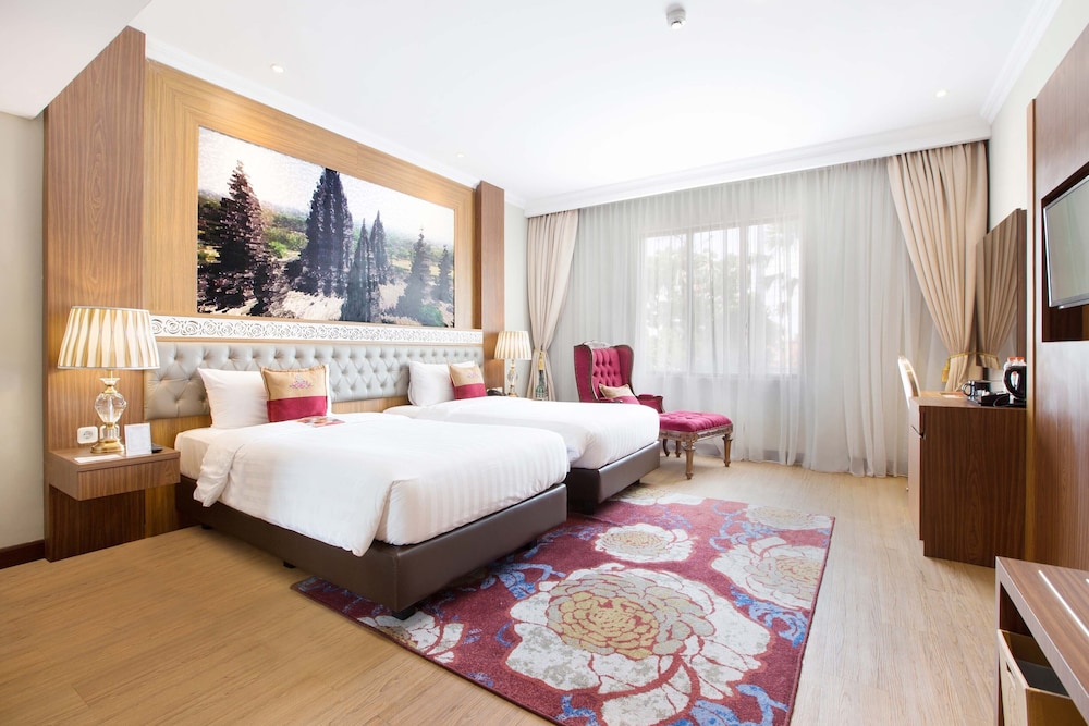 Ramada Suites By Wyndham Solo 17/45