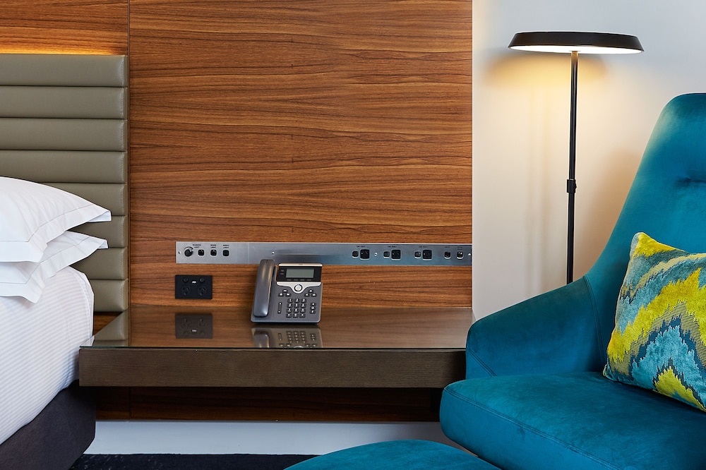 Hilton Sydney 66/88