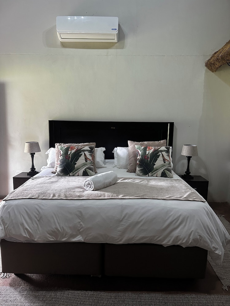 Iphofolo Lodge 4/48