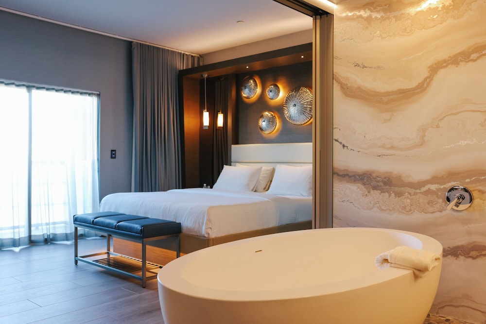 Shade Hotel Manhattan Beach 15/50
