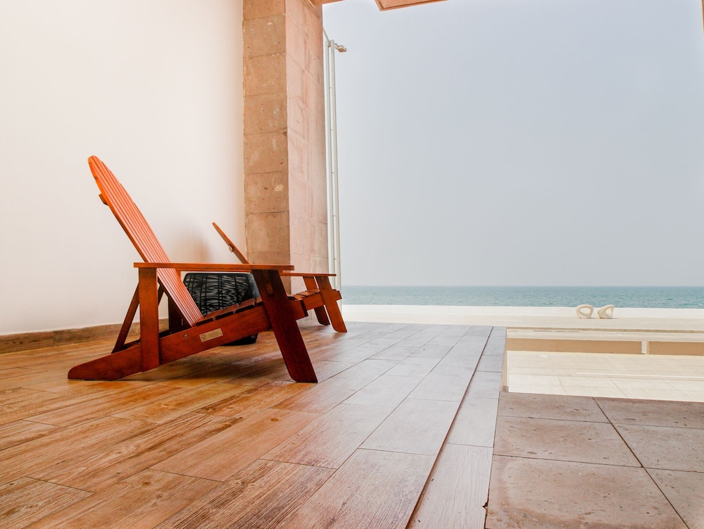 Casabella Art/Boutique Hotel 67/70
