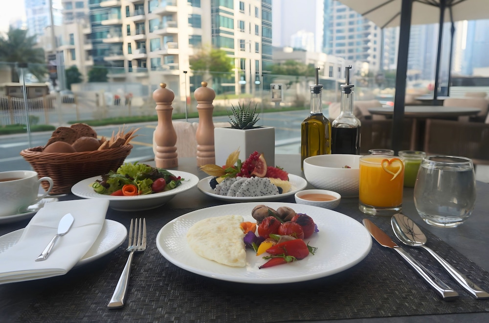 Barcelo Residences Dubai Marina 36/50