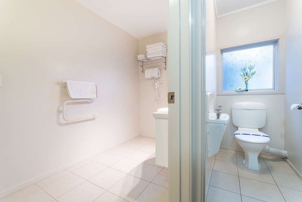 Best Western Newmarket Inn & Suites 34/58