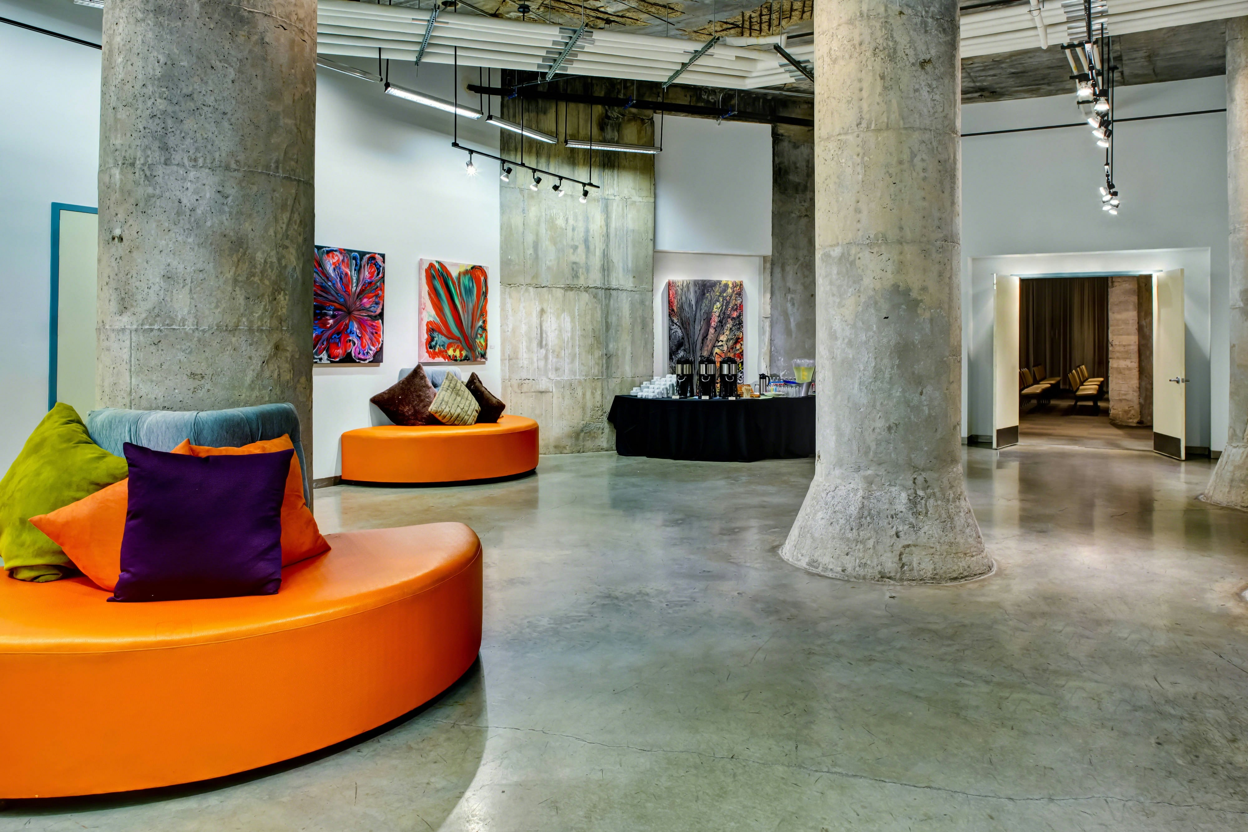 Aloft Dallas Downtown 24/49