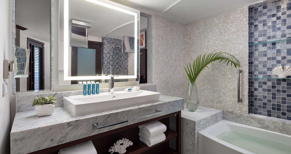 1 Bedroom, Suite, King Bed, Ocean View, Club Floor، Sandals Grenada – Adults Only 2/2