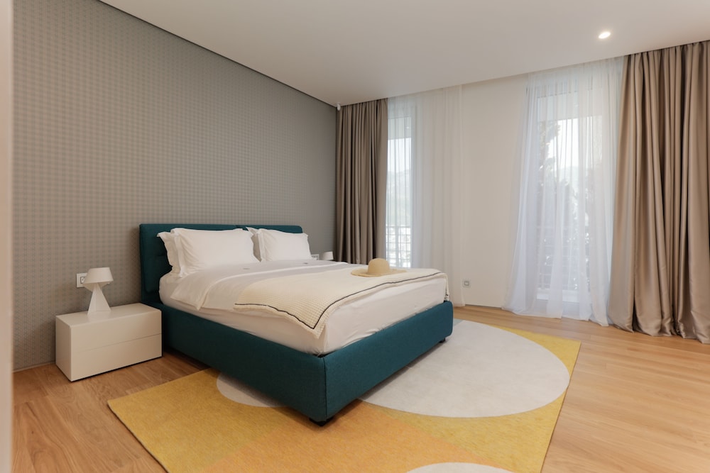 شقة بسرير كينج وسرير كوين بغرفتي نوم بإطلالة جزئية على البحر مع أريكة، Dukley Hotel Resort 7/10