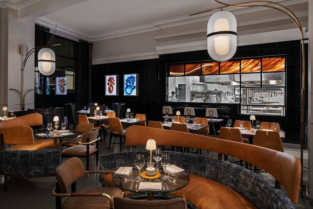 Glass Light Hotel & Gallery Autograph Collection 49/62