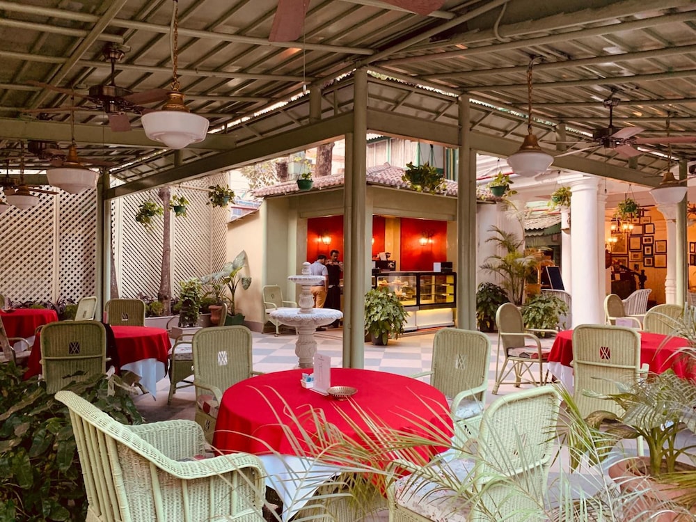 The Elgin Fairlawn Kolkata 57/60